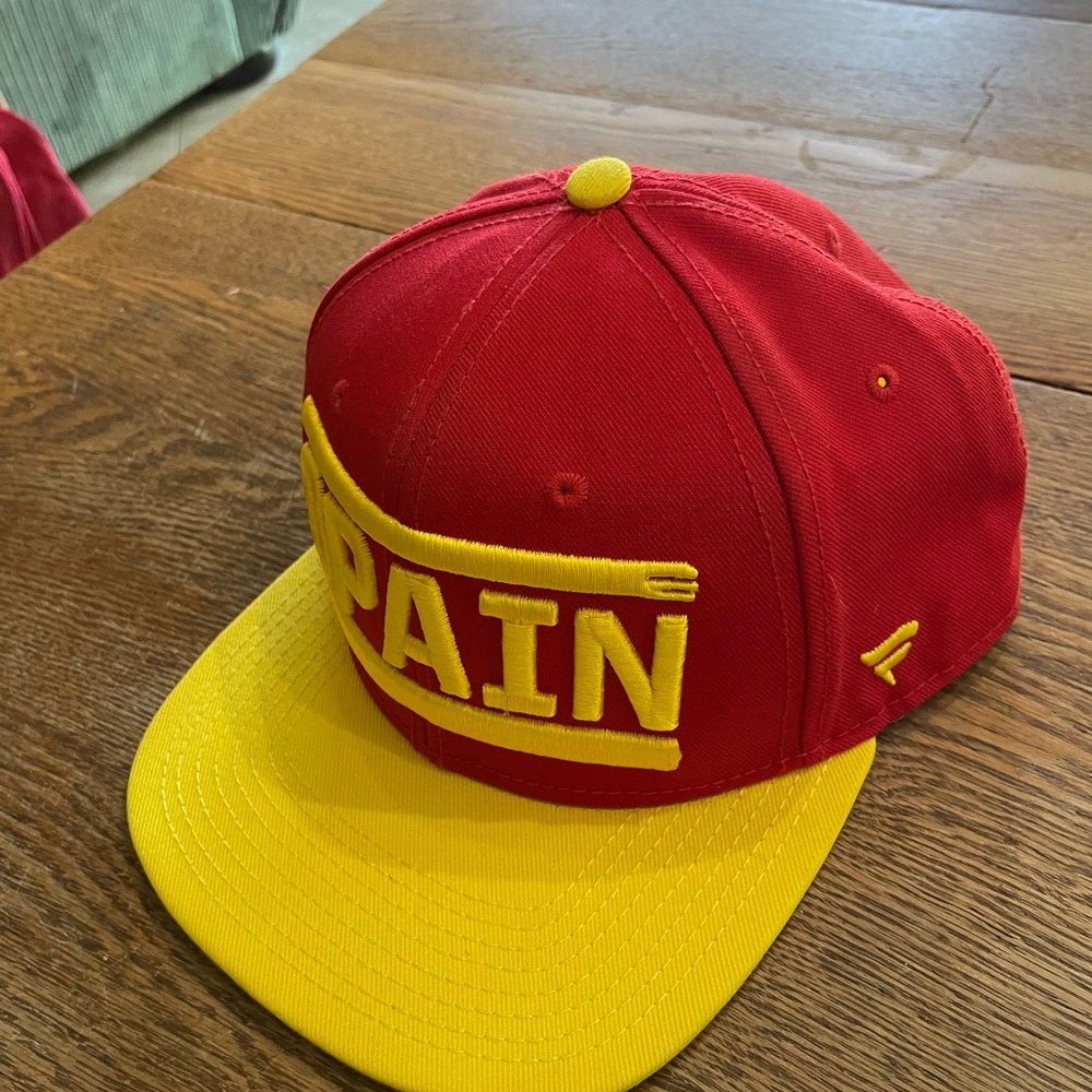 Spain World Cup Adult Hat in new like  condition osfa